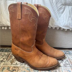 Dingo Tan Leather Cowboy Boots